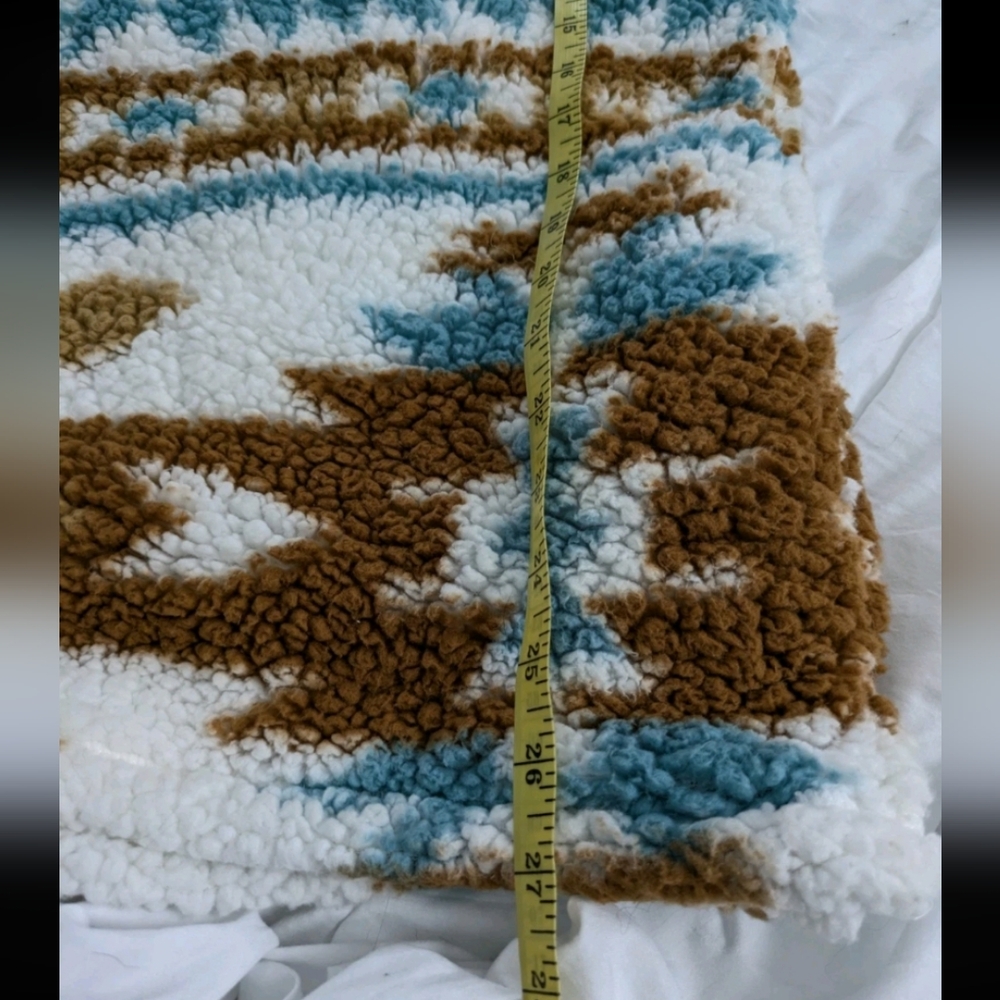 Aztec Fleece - Picture 6 of 7